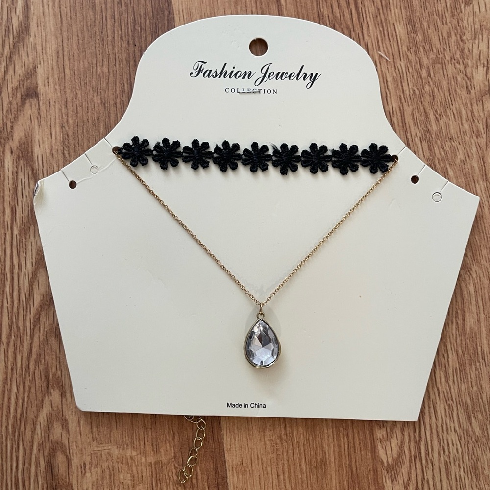 Fashion Jewelry Black Choker and Gold Necklace Set